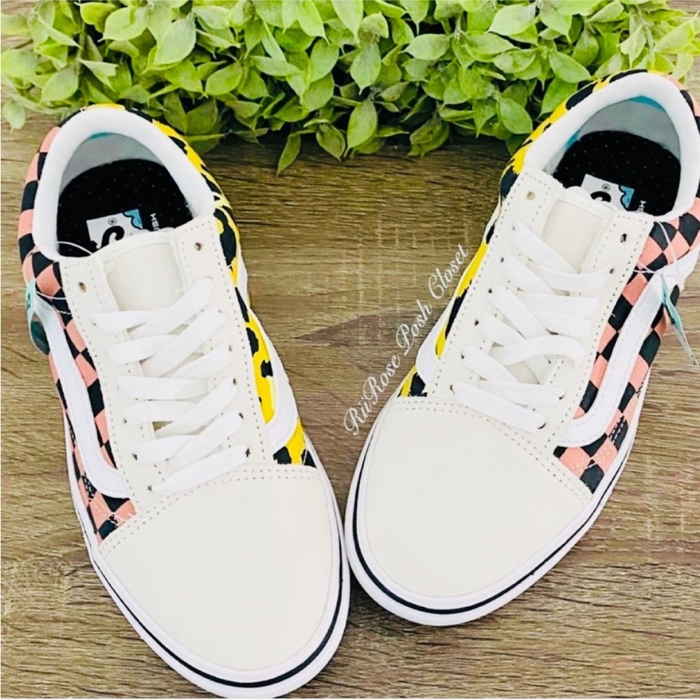 NEW VANS SHOES